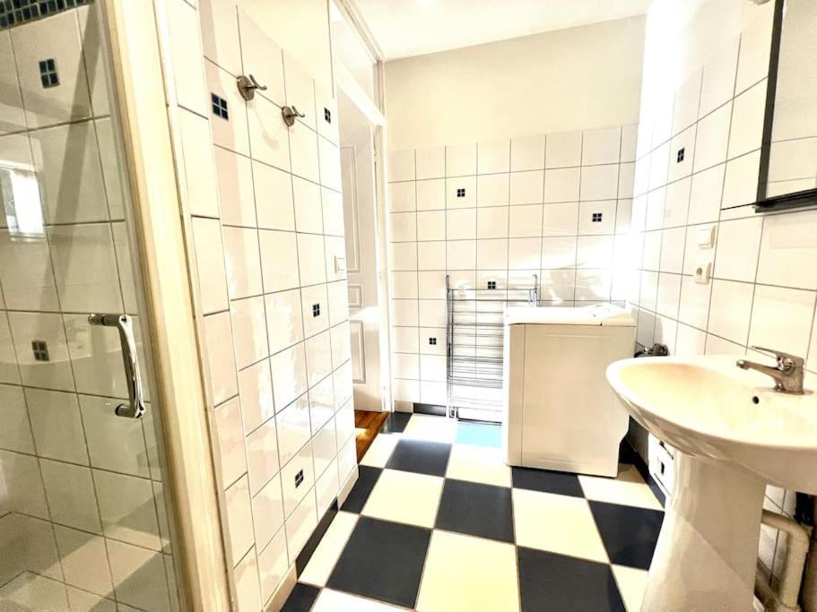 Joli Appartement En Centre Ville Bagnères-de-Bigorre Exterior foto